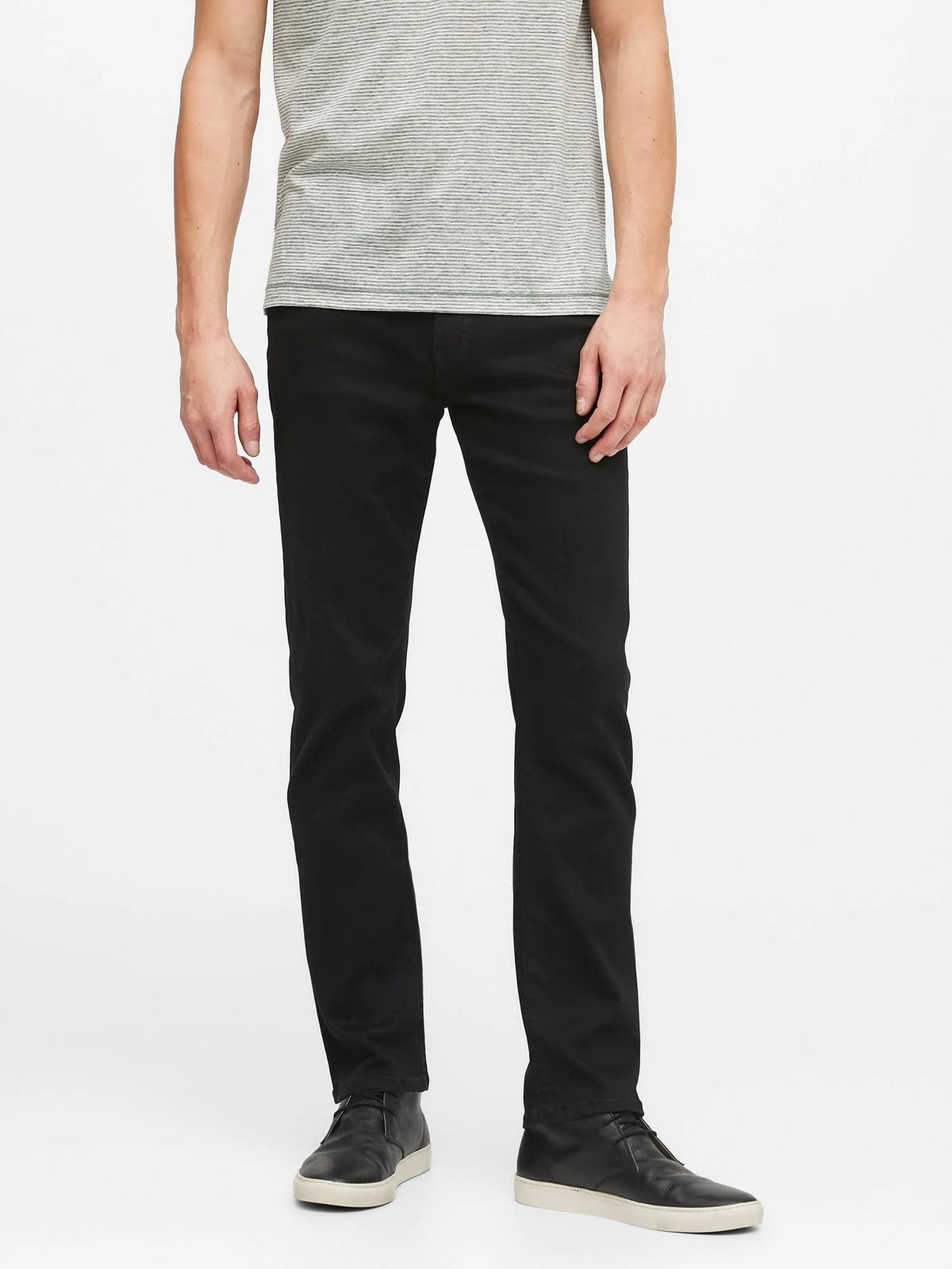Slim Luxe Traveler Black Jeans 33W 30L U767478