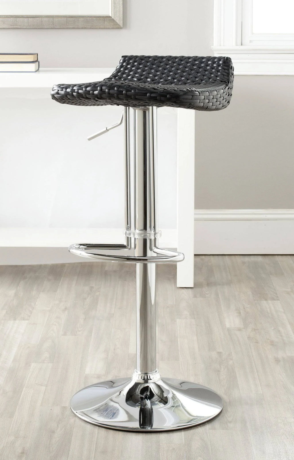 Black Swivel Bar Stool O153057