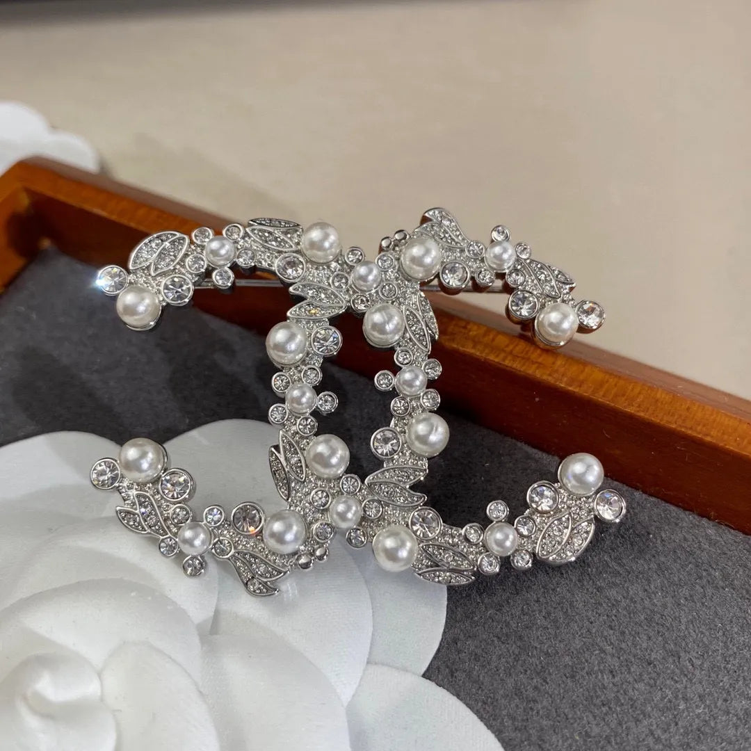 Brooch L938