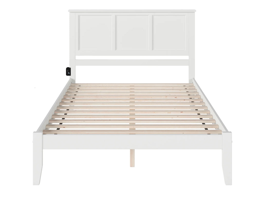 Queen Solid Wood Platform Bed with Panel Headboard in White Q39374