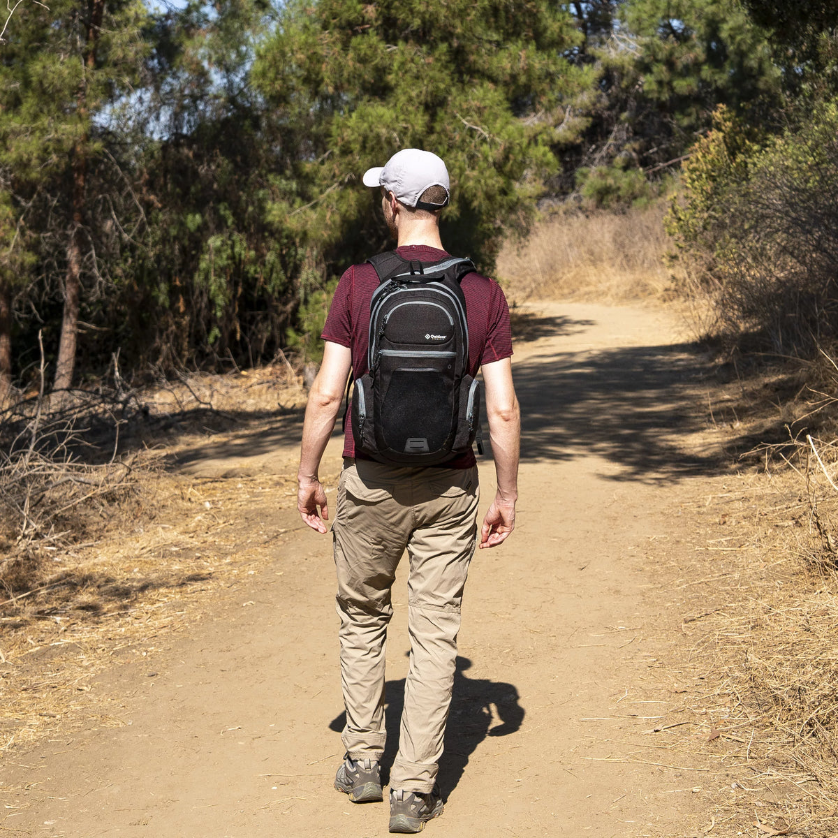 Black 16.5 L Hydration Backpack with 2 L Reservoir I9181