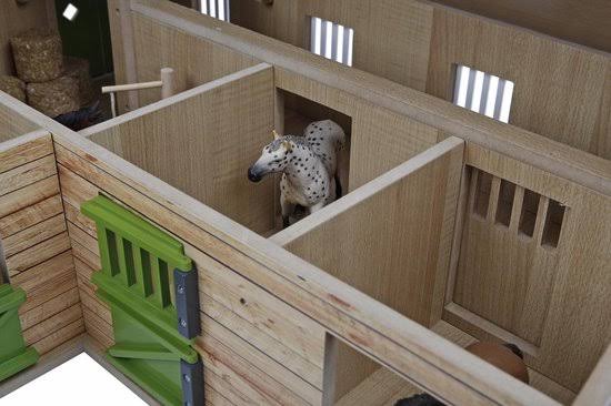 1-24 Scale Horse Stable with 4 Box Storage & Wash Box W2585
