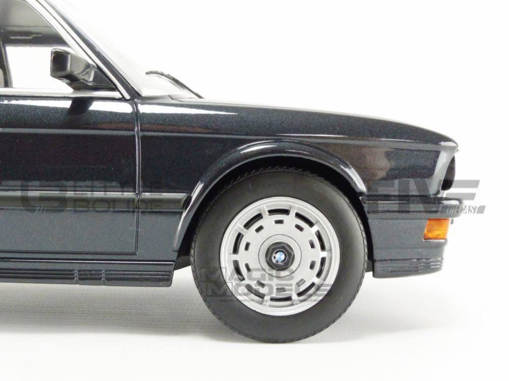 Black Metallic 1/18 Diecast Model Car R4598