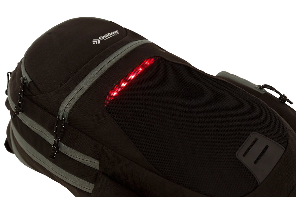Black 16.5 L Hydration Backpack with 2 L Reservoir I9181