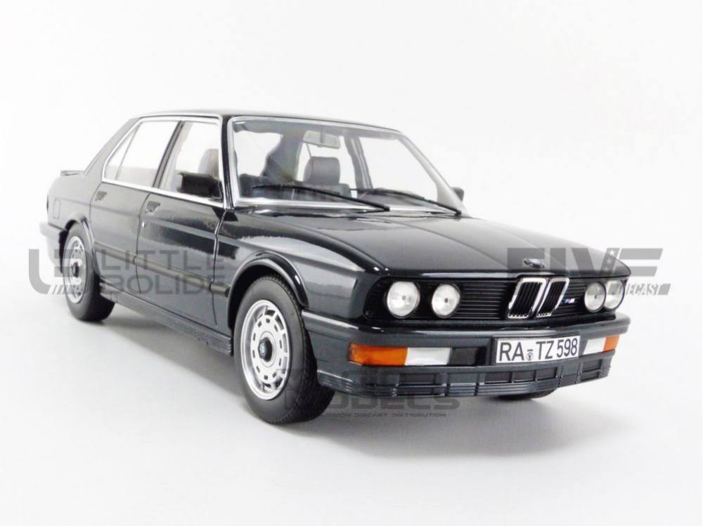 Black Metallic 1/18 Diecast Model Car R4598