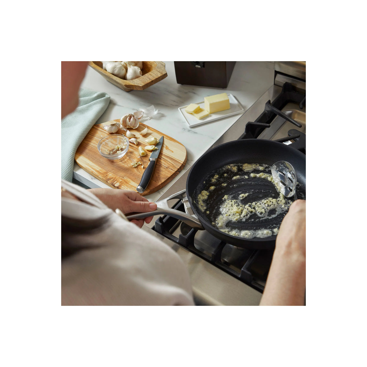 12-Quart Nonstick Stock Pot with Lid R2421