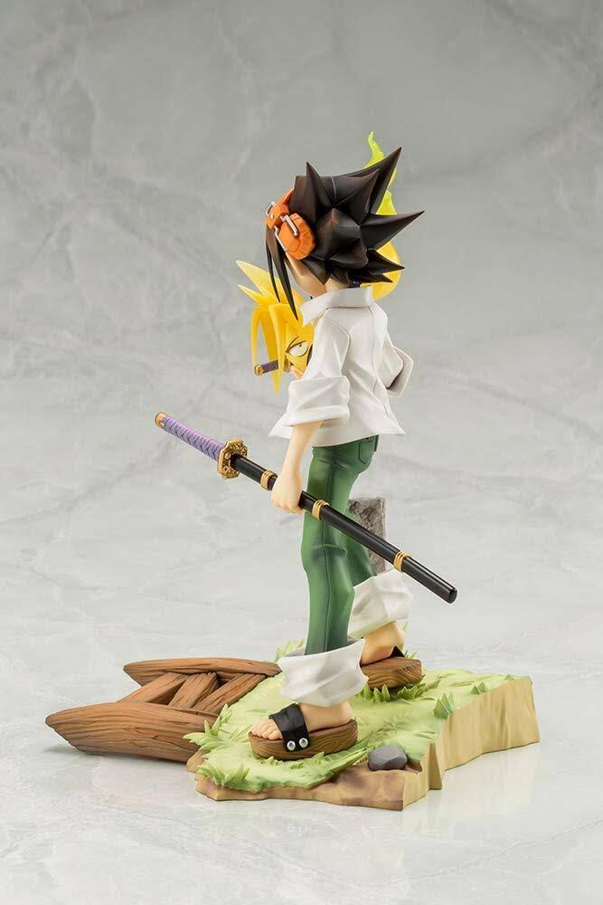 1/8 Scale Figure R95670