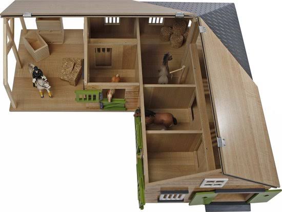 1-24 Scale Horse Stable with 4 Box Storage & Wash Box W2585
