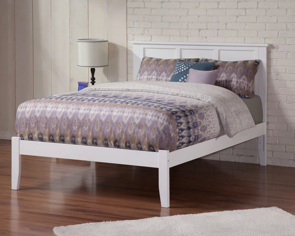 Queen Solid Wood Platform Bed with Panel Headboard in White Q39374